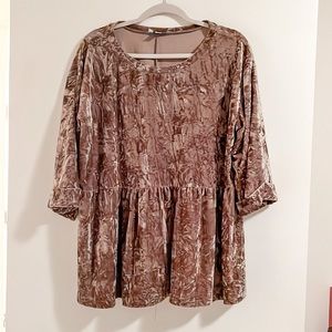Crushed velvet babydoll blouse. Worn once. Oversized fit. EUC